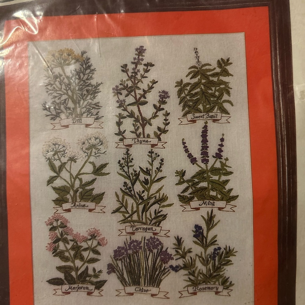 Creative Stitchery Kit - Floral Design - Picture 2 of 3